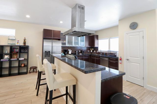 3045 Clinton Drive, Houston, TX 77020