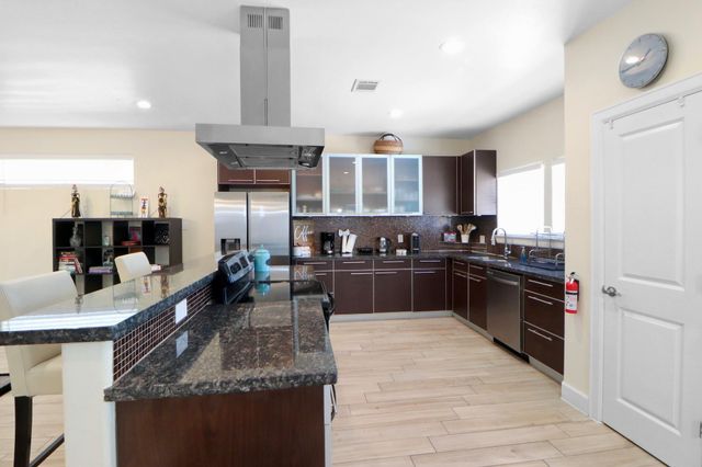 3045 Clinton Drive, Houston, TX 77020