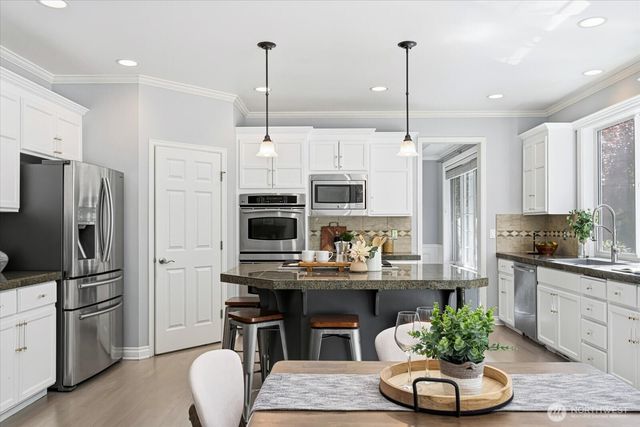 27225 SE 13th Place, Sammamish, WA 98075