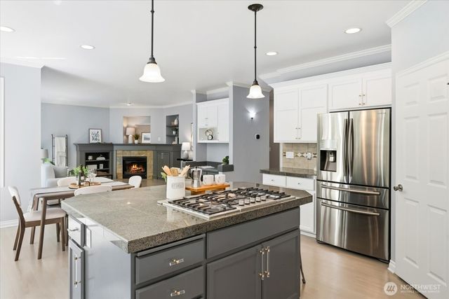27225 SE 13th Place, Sammamish, WA 98075
