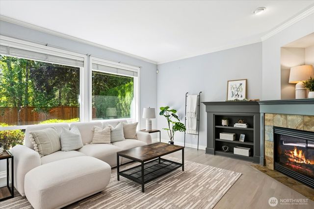 27225 SE 13th Place, Sammamish, WA 98075