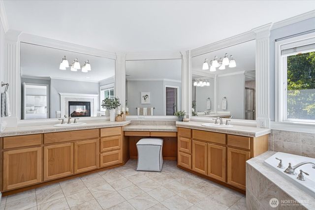 27225 SE 13th Place, Sammamish, WA 98075