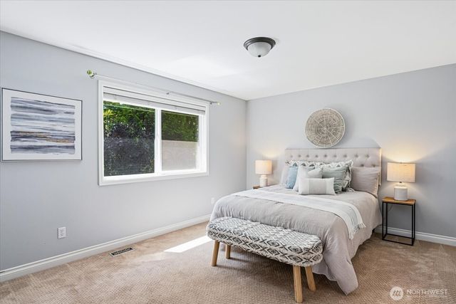 27225 SE 13th Place, Sammamish, WA 98075