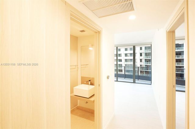 1000 Brickell Plz 4609, Miami, FL 33131