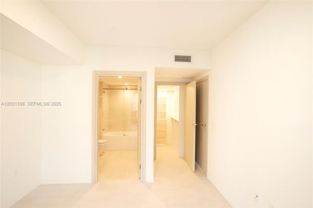 1000 Brickell Plz 4609, Miami, FL 33131
