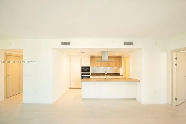1000 Brickell Plz 4609, Miami, FL 33131