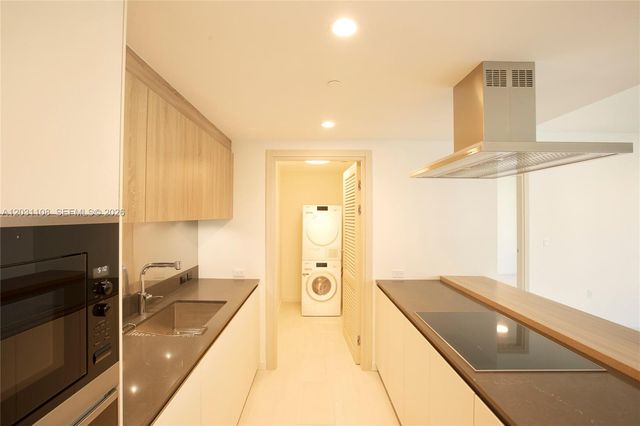 1000 Brickell Plz 4609, Miami, FL 33131