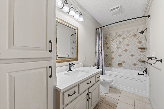 4 Pithlochry Circle, Bella Vista, AR 72715