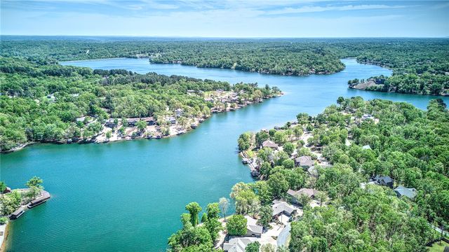 4 Pithlochry Circle, Bella Vista, AR 72715