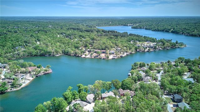 4 Pithlochry Circle, Bella Vista, AR 72715