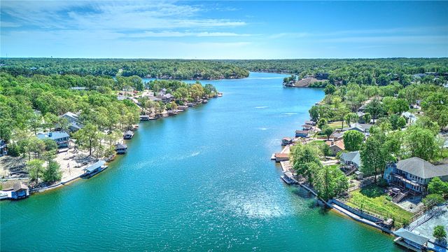 4 Pithlochry Circle, Bella Vista, AR 72715