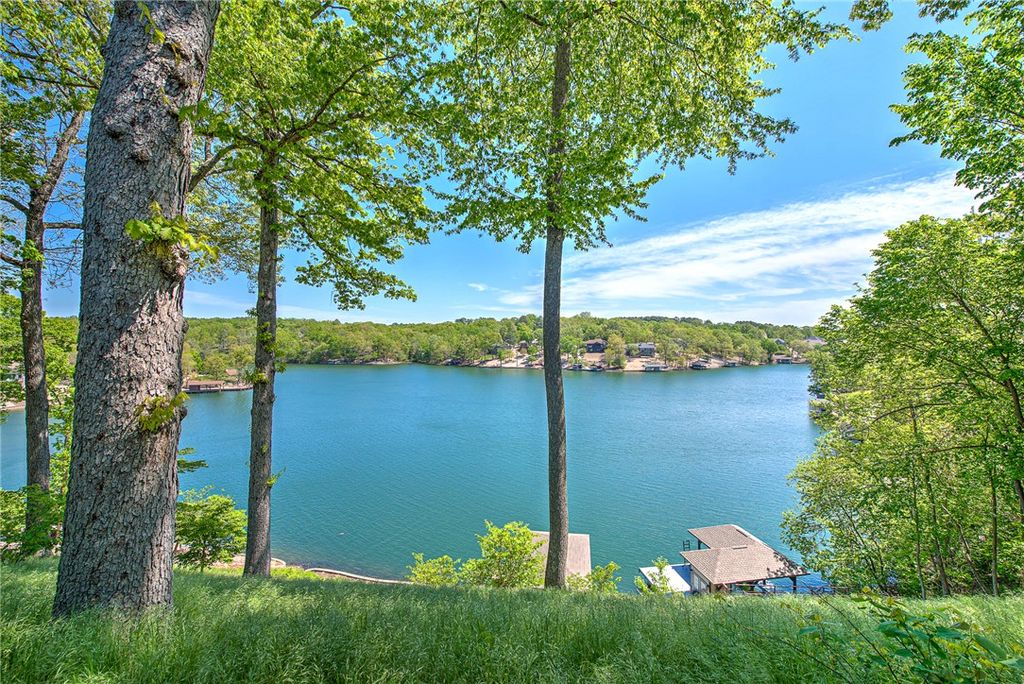 4 Pithlochry Circle, Bella Vista, AR 72715