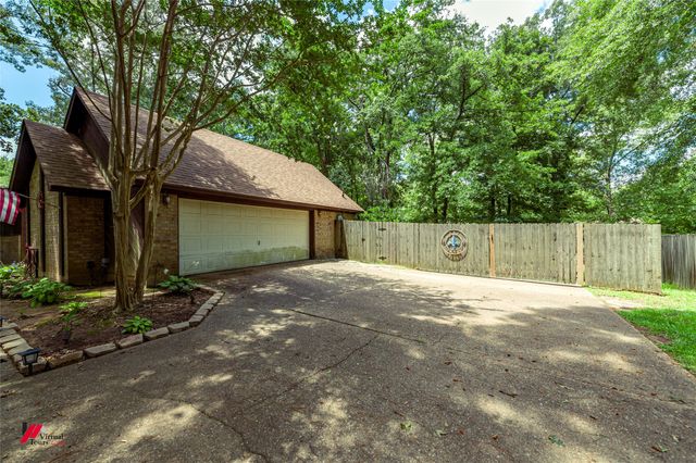 109 Woodcrest Drive, Haughton, LA 71037