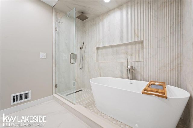 16965 Huntington Woods Drive, Macomb Twp, MI 48042