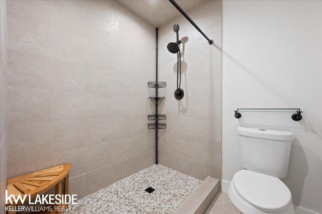 16965 Huntington Woods Drive, Macomb Twp, MI 48042