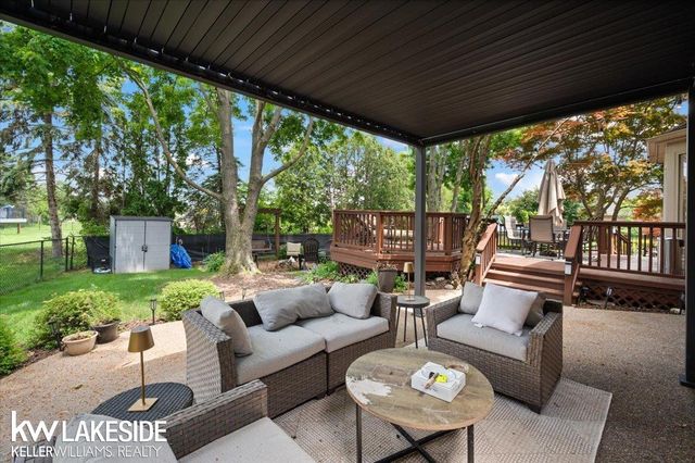16965 Huntington Woods Drive, Macomb Twp, MI 48042