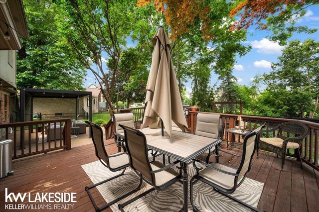 16965 Huntington Woods Drive, Macomb Twp, MI 48042