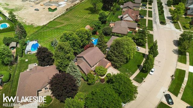 16965 Huntington Woods Drive, Macomb Twp, MI 48042