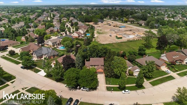 16965 Huntington Woods Drive, Macomb Twp, MI 48042