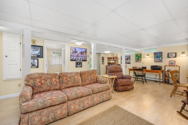 10 Polly Seabury Way, Eastham, MA 02642