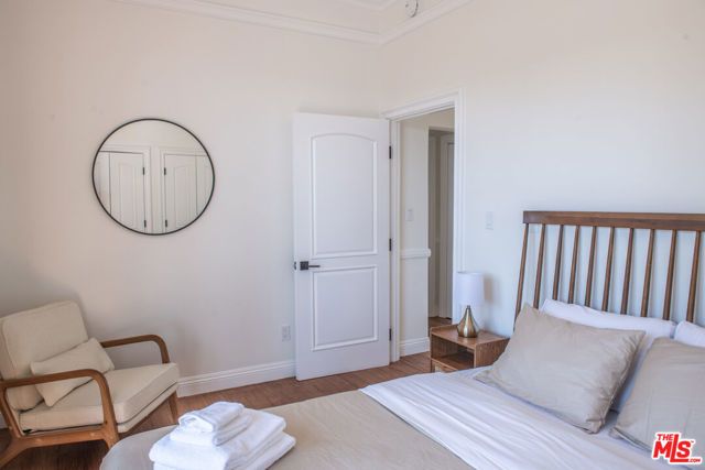 8655 Hillside Avenue, West Hollywood, CA 90069