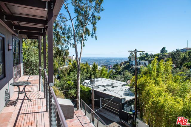 8655 Hillside Avenue, West Hollywood, CA 90069