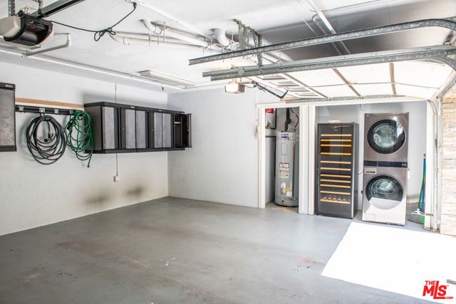 8655 Hillside Avenue, West Hollywood, CA 90069