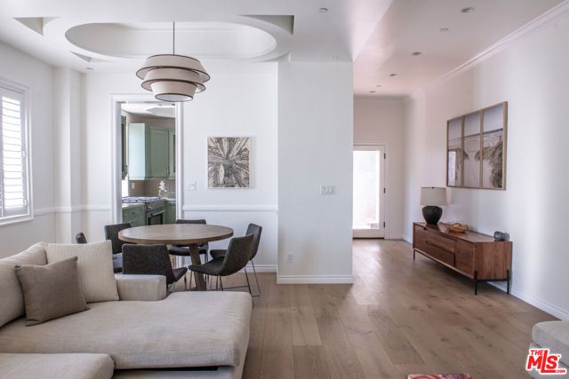 8655 Hillside Avenue, West Hollywood, CA 90069