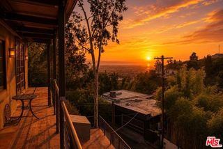 8655 Hillside Avenue, West Hollywood, CA 90069