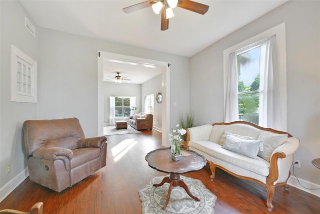 3427 Avenue L, Galveston, TX 77550