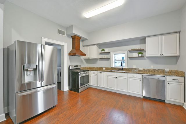 3427 Avenue L, Galveston, TX 77550