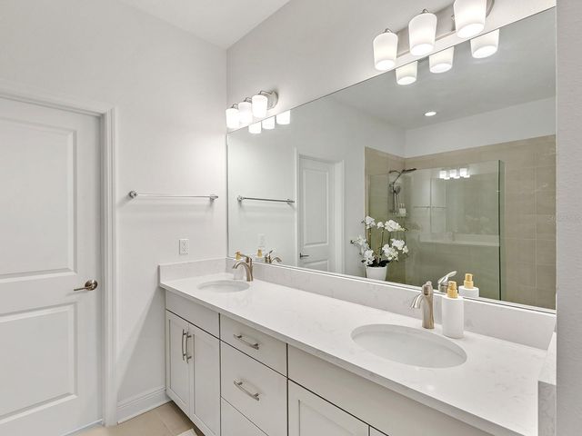 3529 SECLUDED COURT, Sarasota, FL 34240