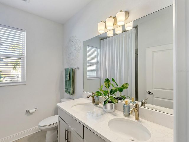 3529 SECLUDED COURT, Sarasota, FL 34240