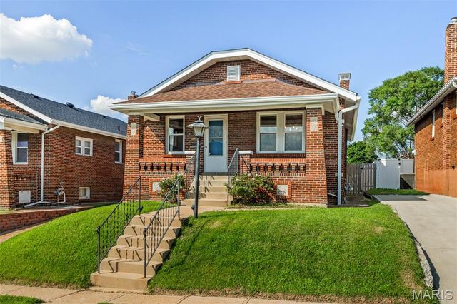 835 Catskill Drive, St Louis, MO 63125