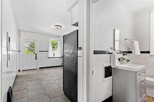 835 Catskill Drive, St Louis, MO 63125