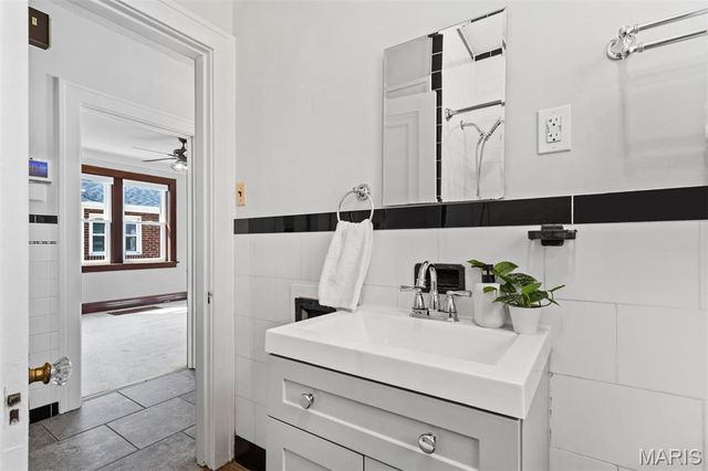 835 Catskill Drive, St Louis, MO 63125