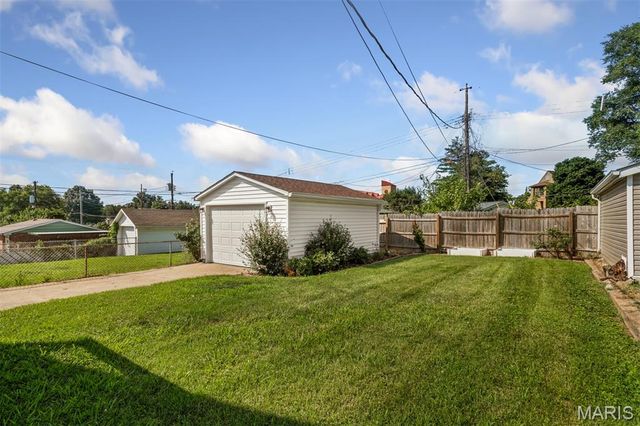 835 Catskill Drive, St Louis, MO 63125