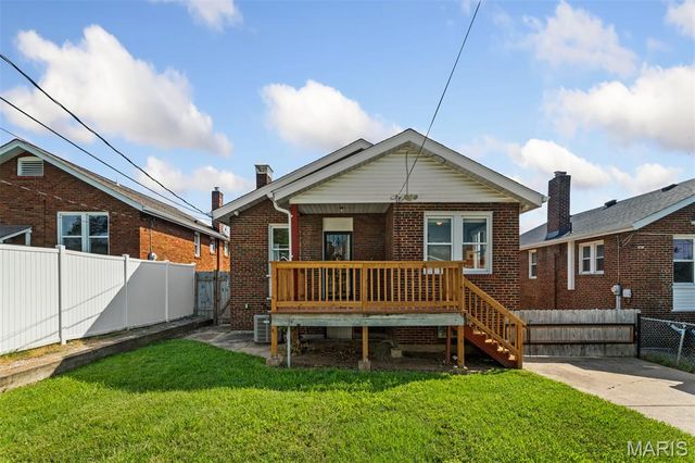 835 Catskill Drive, St Louis, MO 63125