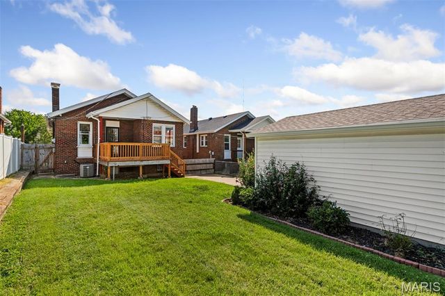 835 Catskill Drive, St Louis, MO 63125