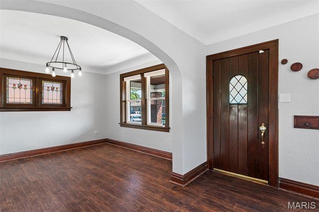 835 Catskill Drive, St Louis, MO 63125