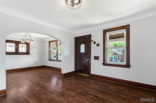 835 Catskill Drive, St Louis, MO 63125