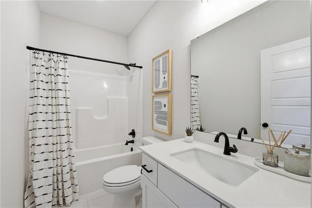 9006 SW 4th Street, Blue Springs, MO 64064