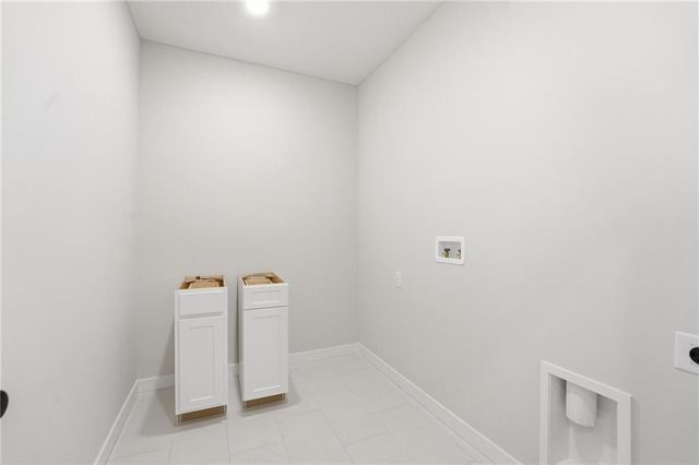 9006 SW 4th Street, Blue Springs, MO 64064