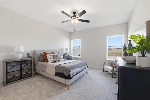 9006 SW 4th Street, Blue Springs, MO 64064