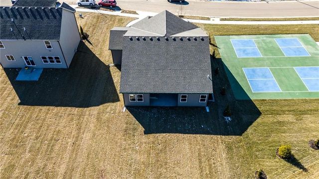 9006 SW 4th Street, Blue Springs, MO 64064