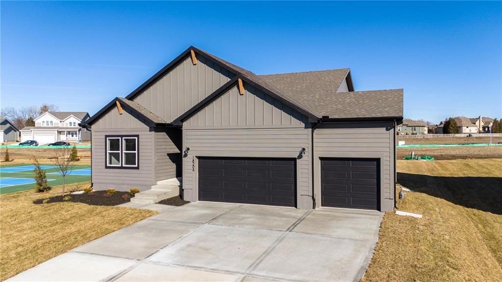 9006 SW 4th Street, Blue Springs, MO 64064