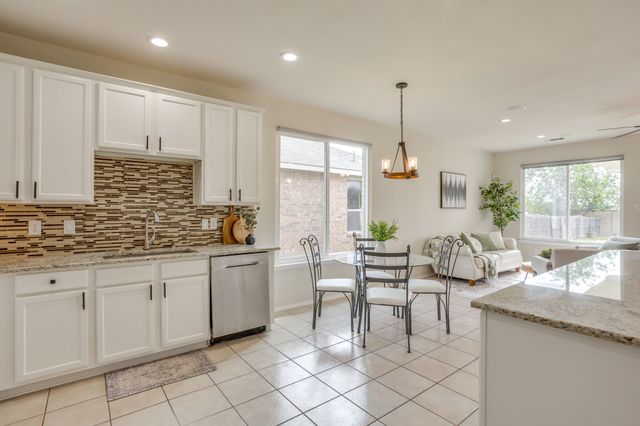12517 Patnoe Drive, Fort Worth, TX 76028