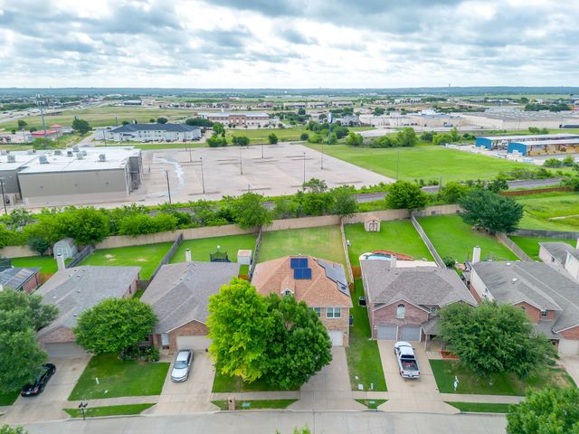 12517 Patnoe Drive, Fort Worth, TX 76028