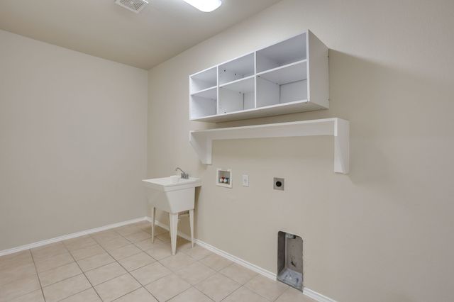 12517 Patnoe Drive, Fort Worth, TX 76028