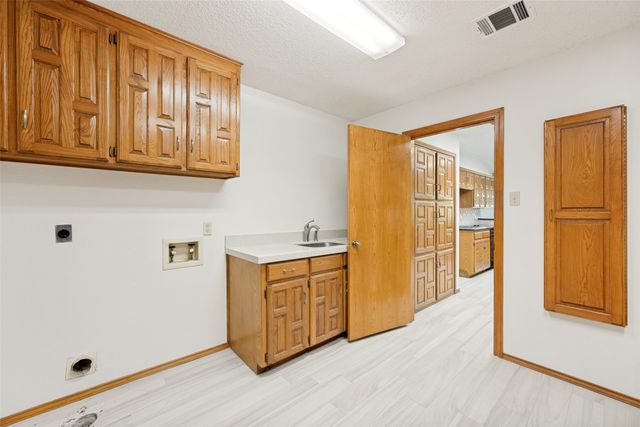 3 Oak Village Court, Trophy Club, TX 76262